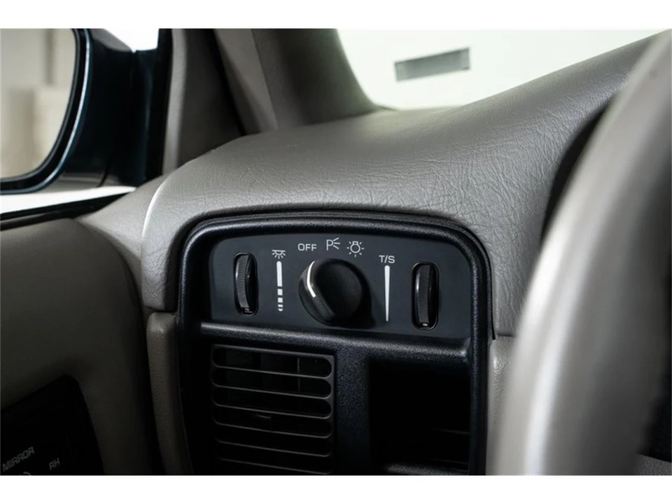 1996 Chevrolet Impala 7th Gen - Image 25 of 31