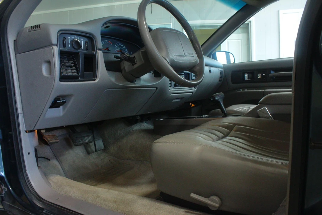 1996 Chevrolet Impala 7th Gen - Image 21 of 31