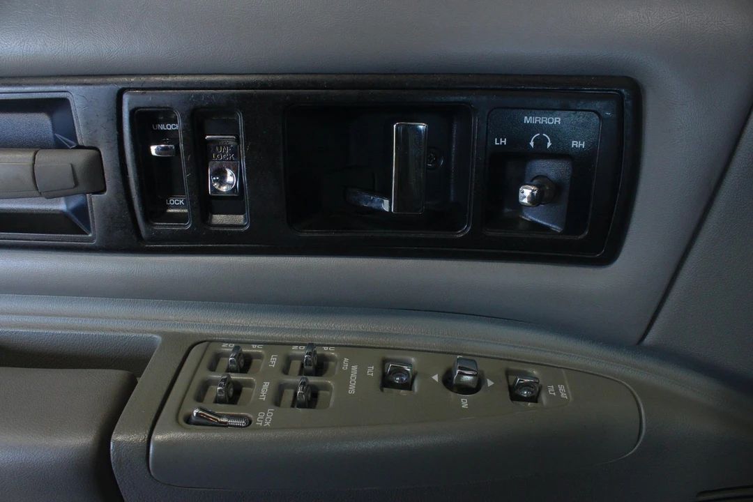 1996 Chevrolet Impala 7th Gen - Image 19 of 31
