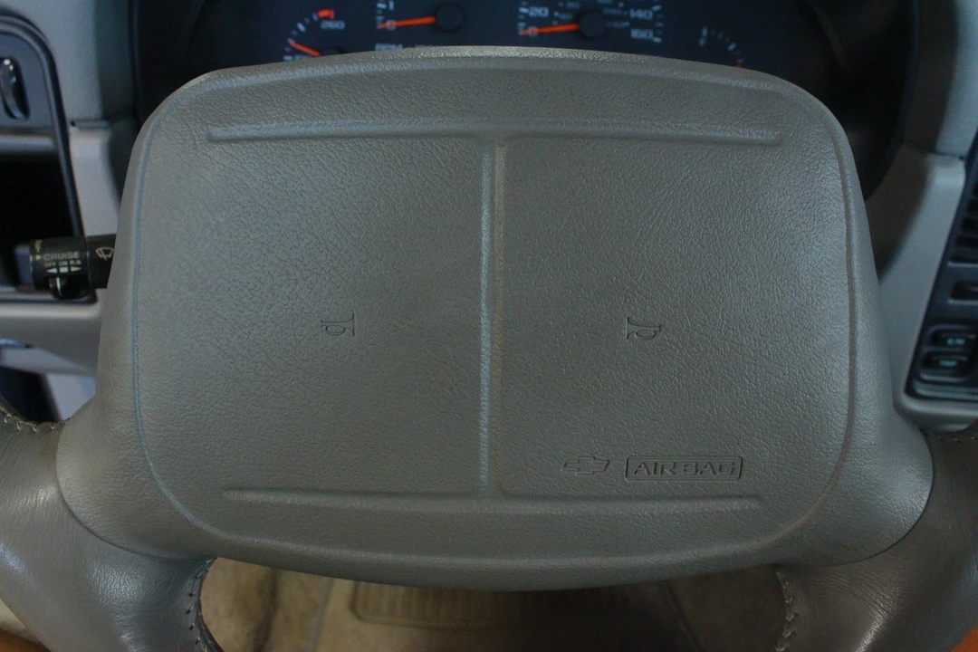 1996 Chevrolet Impala 7th Gen - Image 24 of 31