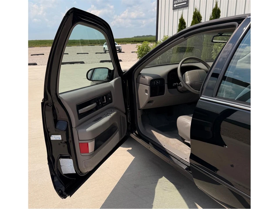 1996 Chevrolet Impala 7th Gen - Image 10 of 31