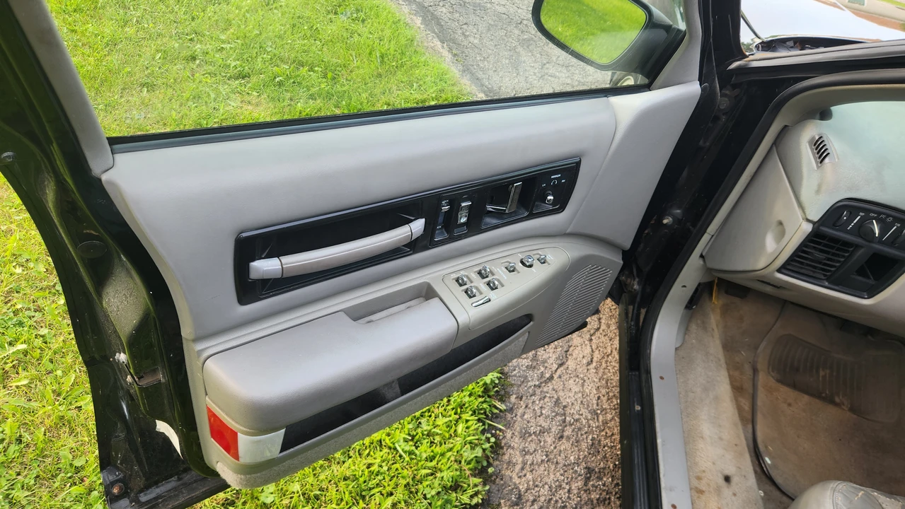 1996 Chevrolet Impala 7th Gen - Image 27 of 31