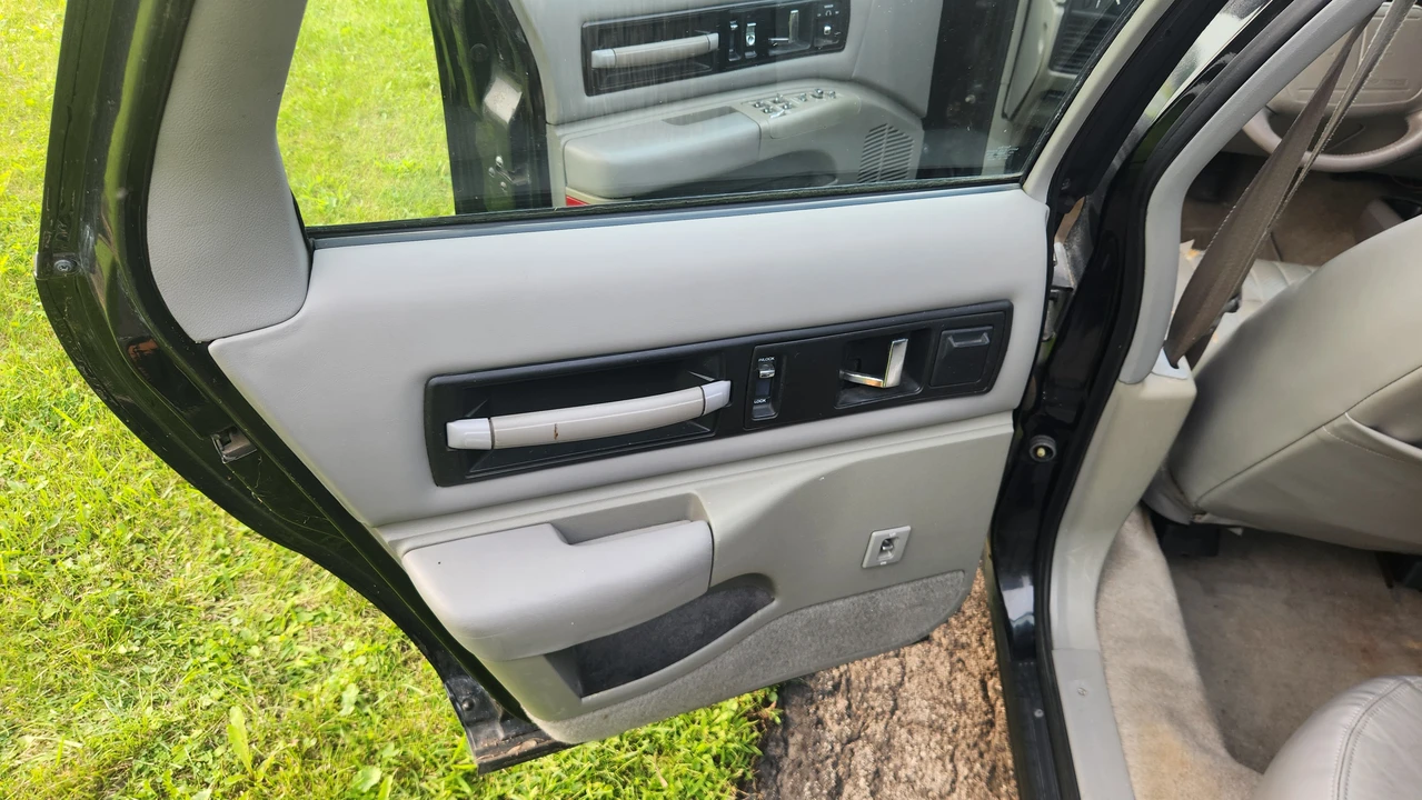 1996 Chevrolet Impala 7th Gen - Image 28 of 31