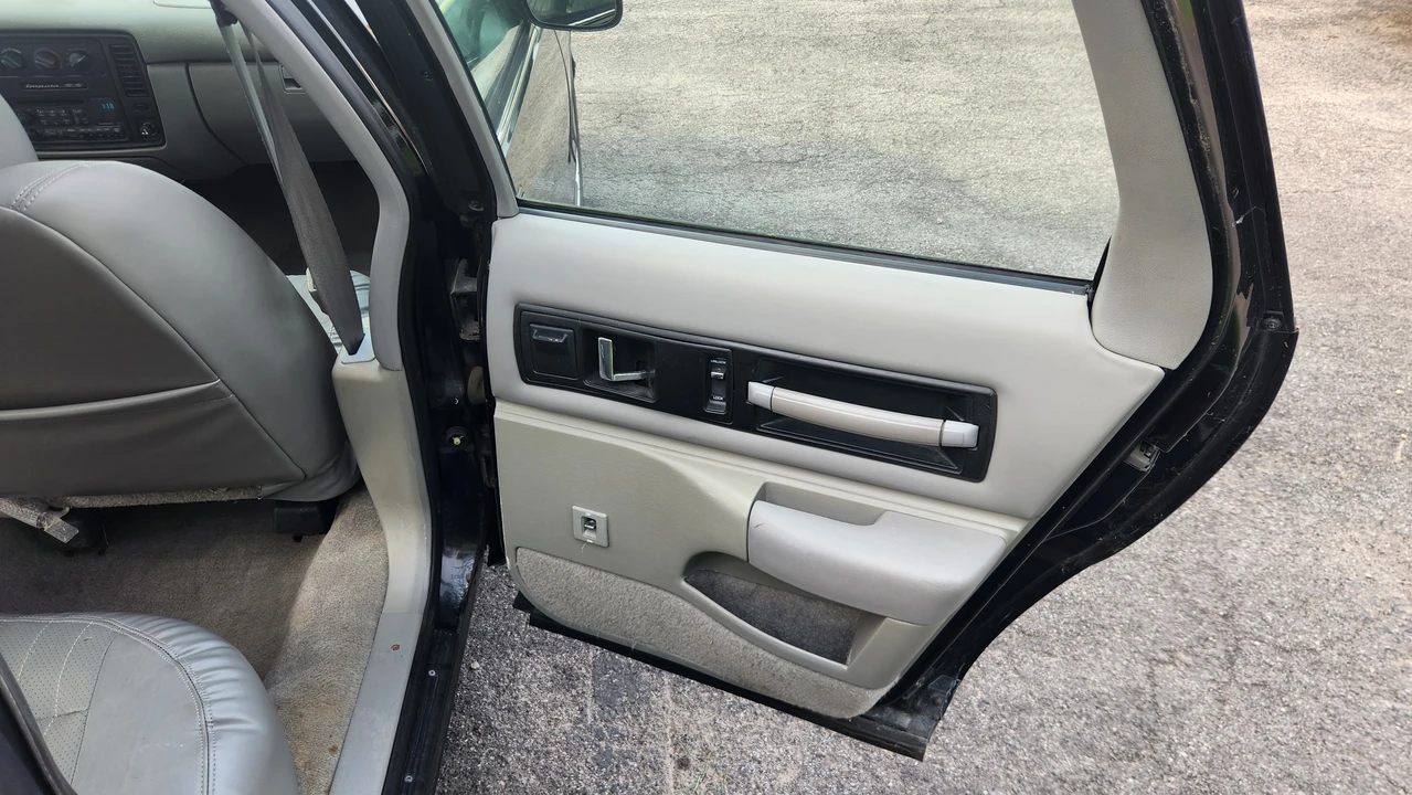 1996 Chevrolet Impala 7th Gen - Image 29 of 31