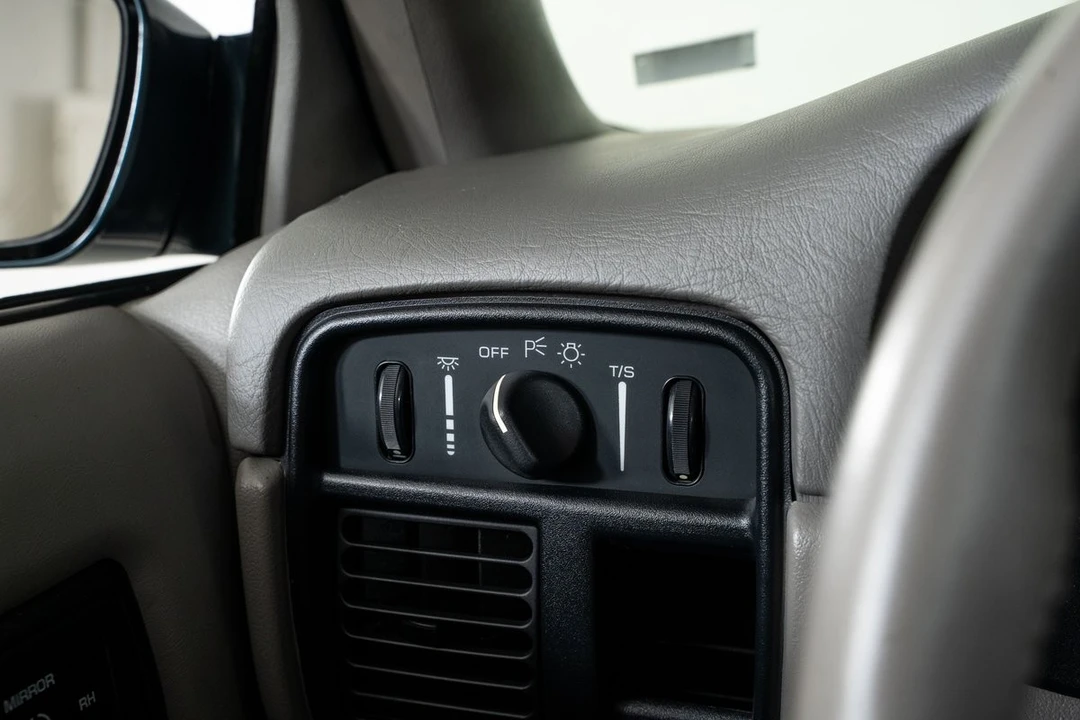 1996 Chevrolet Impala 7th Gen - Image 27 of 31