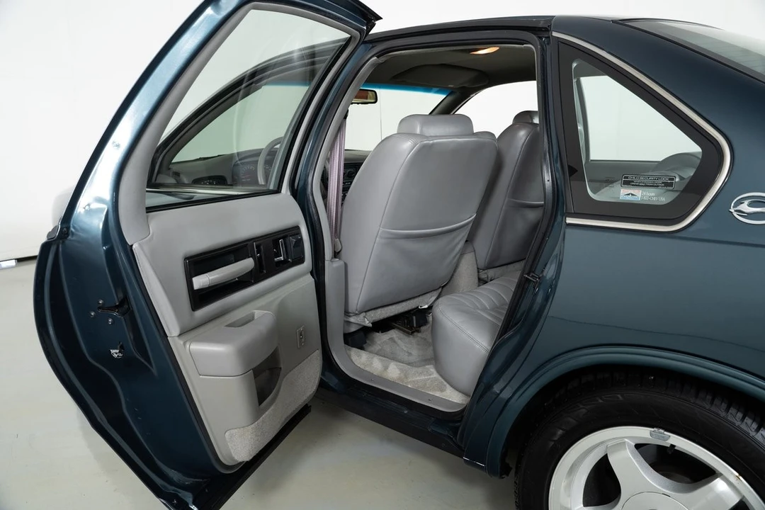 1996 Chevrolet Impala 7th Gen - Image 24 of 31