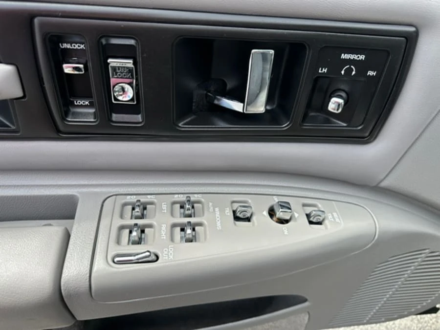 1996 Chevrolet Impala 7th Gen - Image 16 of 31