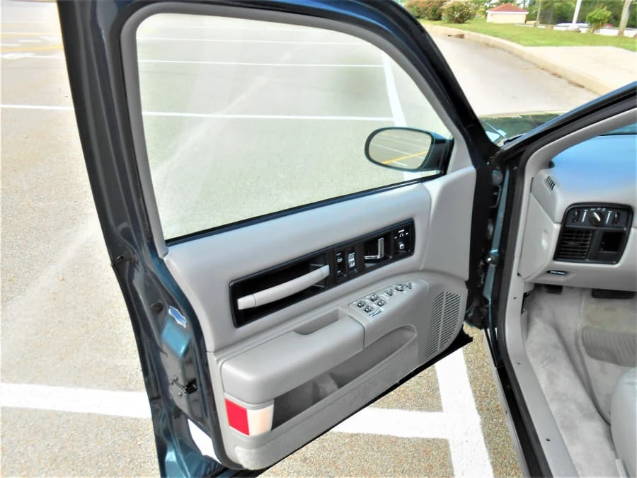 1996 Chevrolet Impala 7th Gen - Image 13 of 25