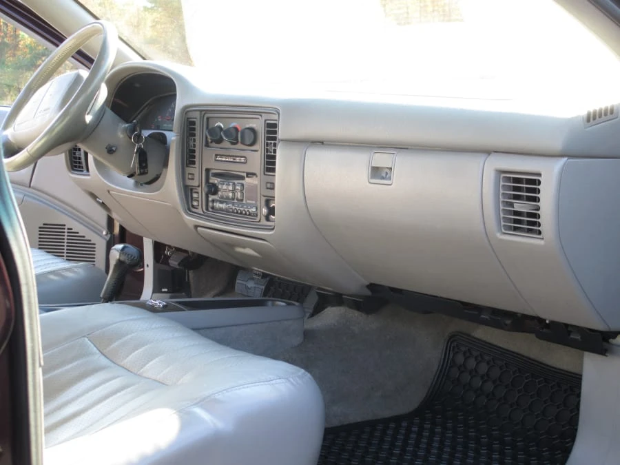 1996 Chevrolet Impala 7th Gen - Image 5 of 9