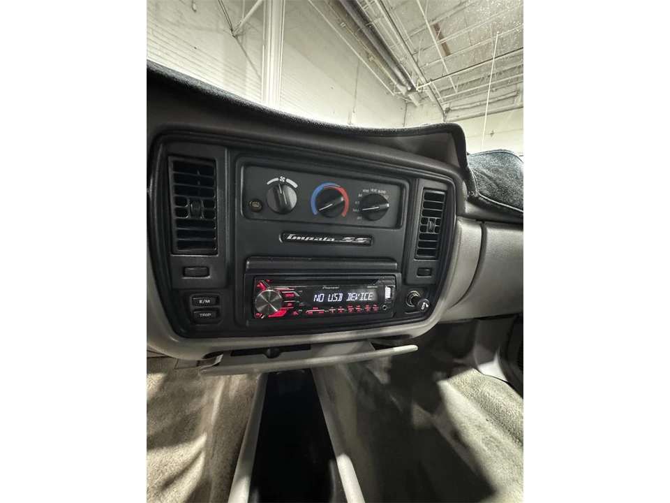 1996 Chevrolet Impala 7th Gen - Image 24 of 31