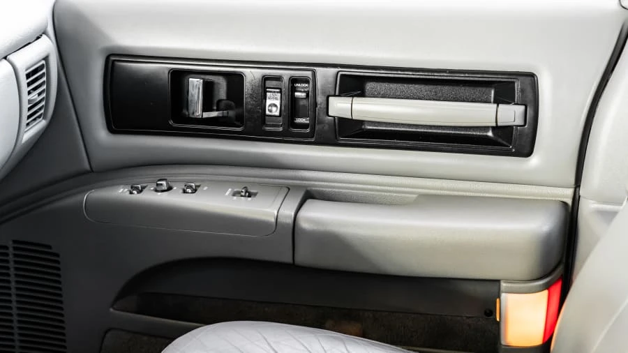 1996 Chevrolet Impala 7th Gen - Image 18 of 31