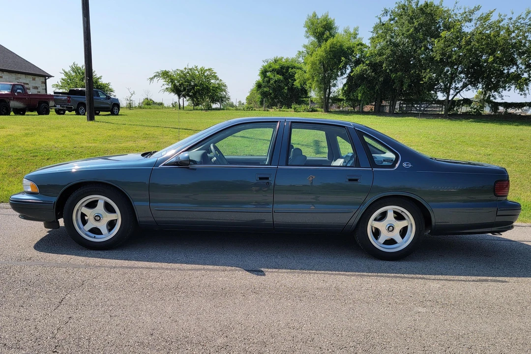 1996 Chevrolet Impala 7th Gen - Image 3 of 31