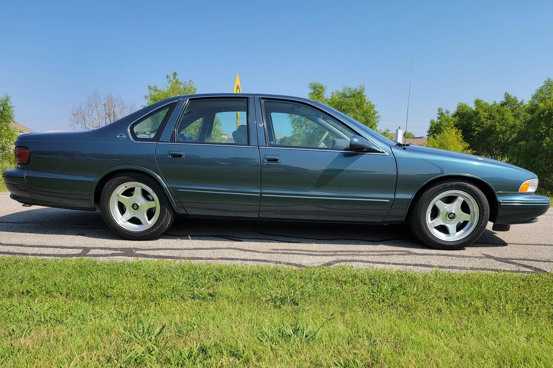 1996 Chevrolet Impala 7th Gen - Image 17 of 31