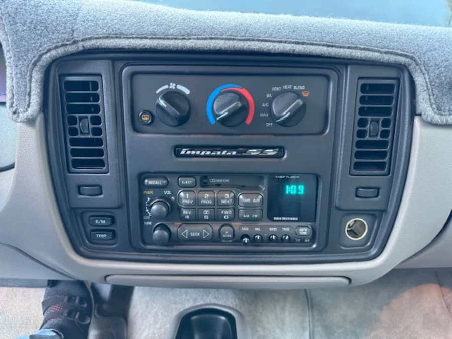 1996 Chevrolet Impala 7th Gen - Image 25 of 31