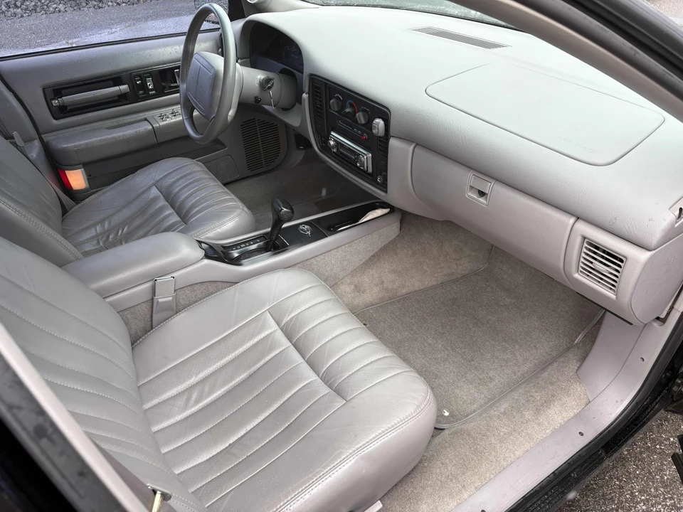 1996 Chevrolet Caprice - Image 24 of 31