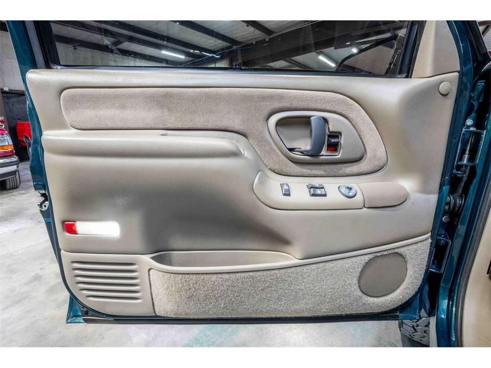 1996 Chevrolet C/K 4th Gen - Image 12 of 22