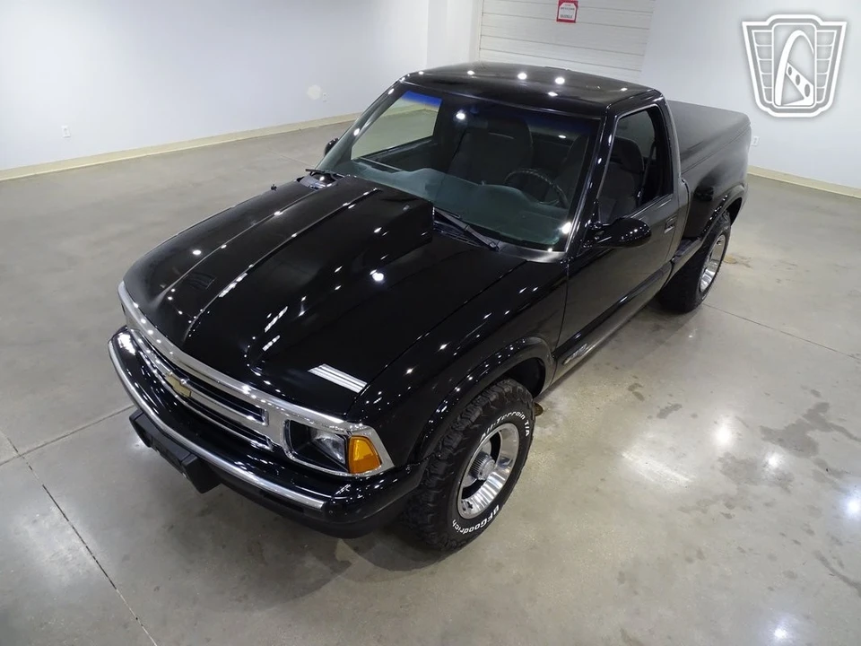 1996 Chevrolet S-10 - Image 3 of 12