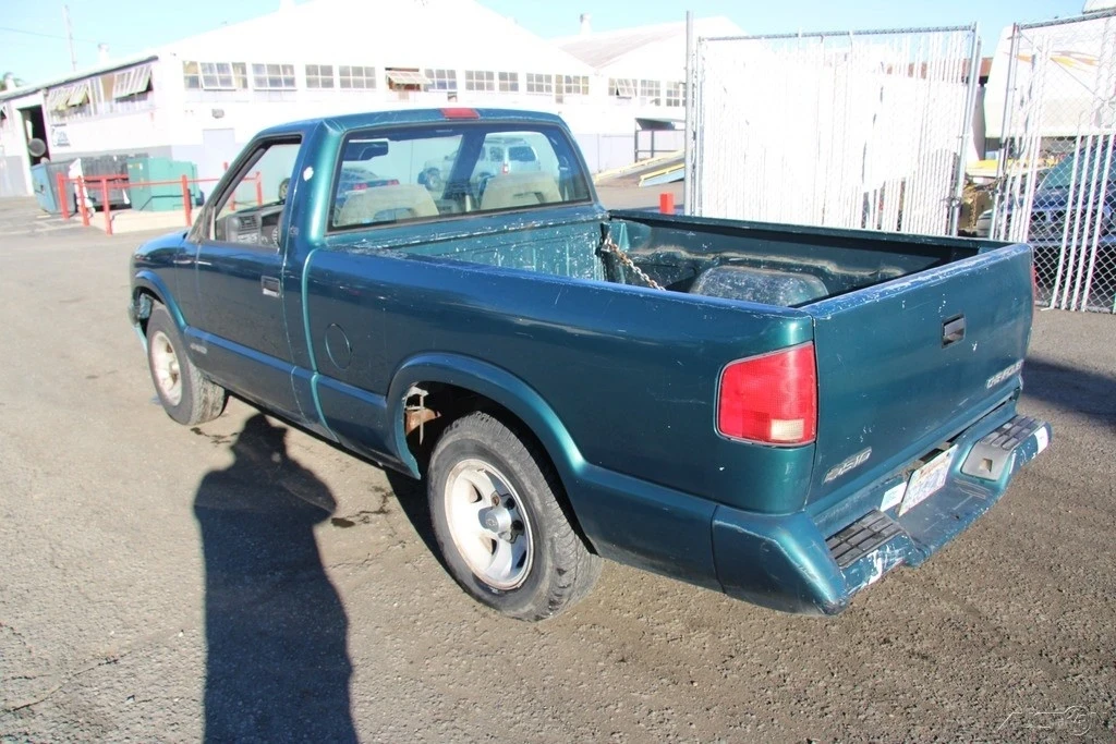 1996 Chevrolet S-10 Blazer 2nd Gen - Image 4 of 21
