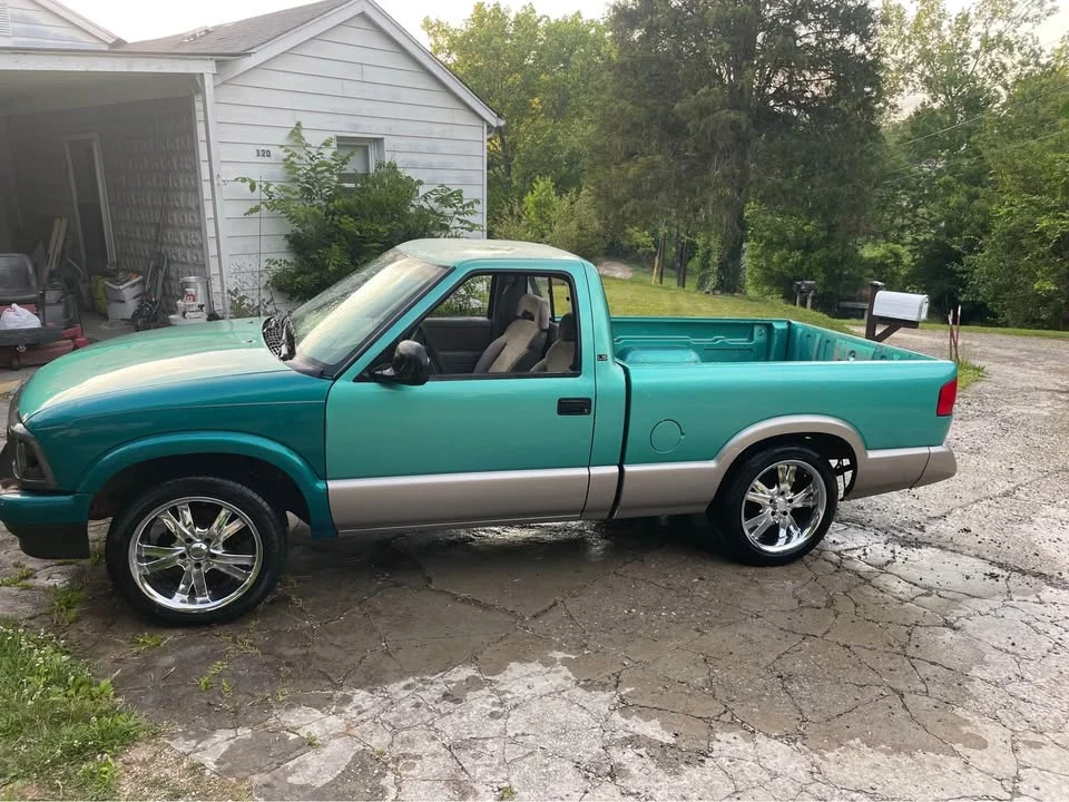 1996 Chevrolet S-10 - Image 2 of 6