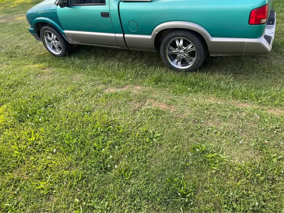 1996 Chevrolet S-10 - Image 6 of 6