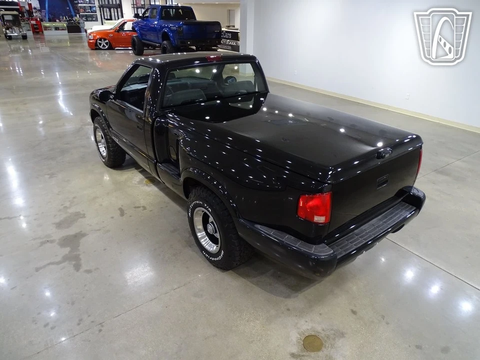 1996 Chevrolet S-10 - Image 9 of 12
