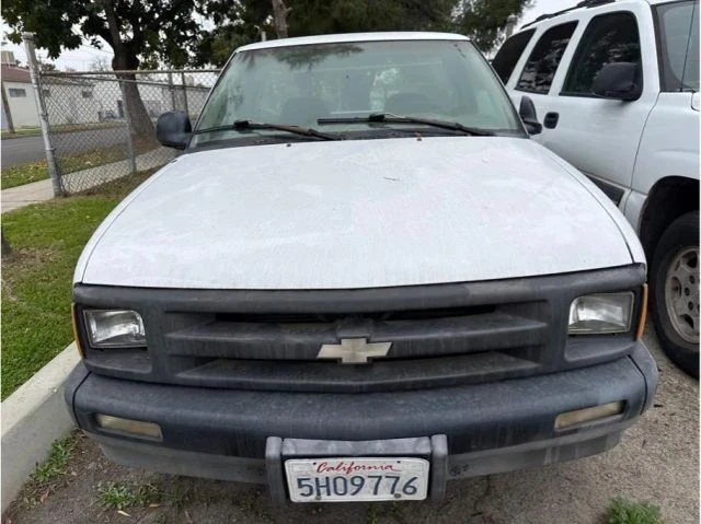 1996 Chevrolet S-10 - Image 2 of 3