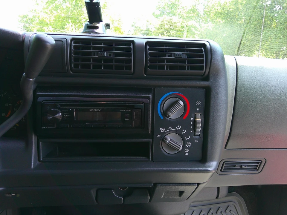 1996 Chevrolet S-10 - Image 11 of 17