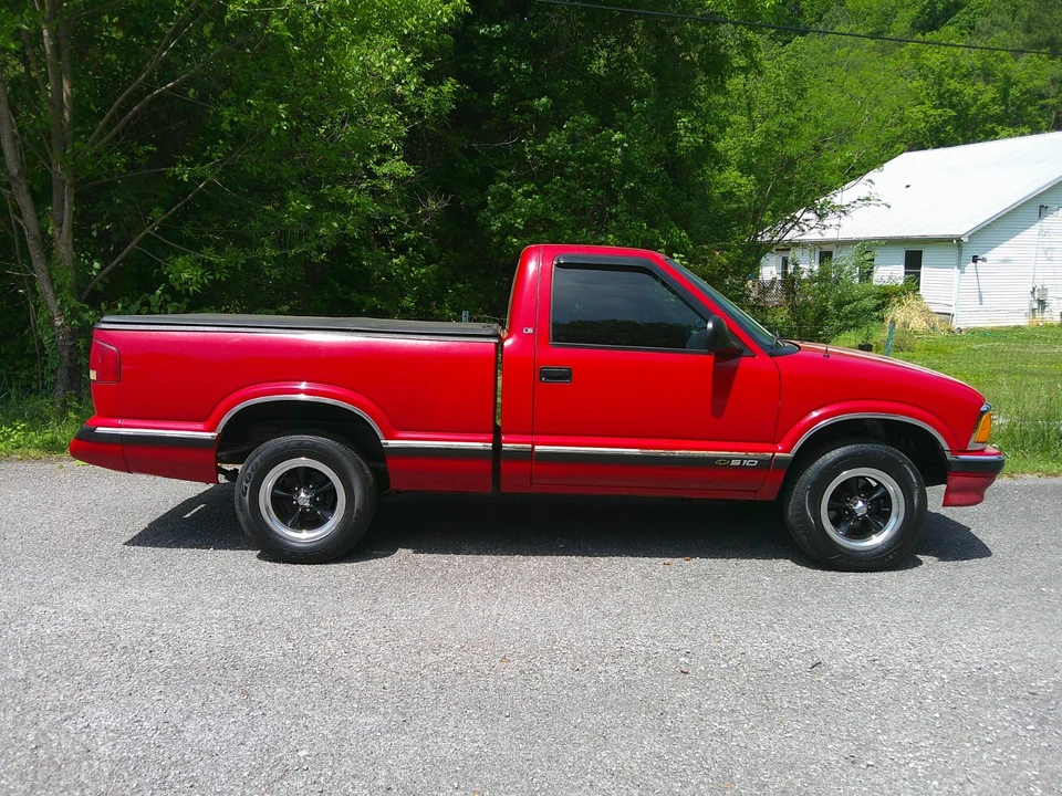 1996 Chevrolet S-10 - Image 5 of 17