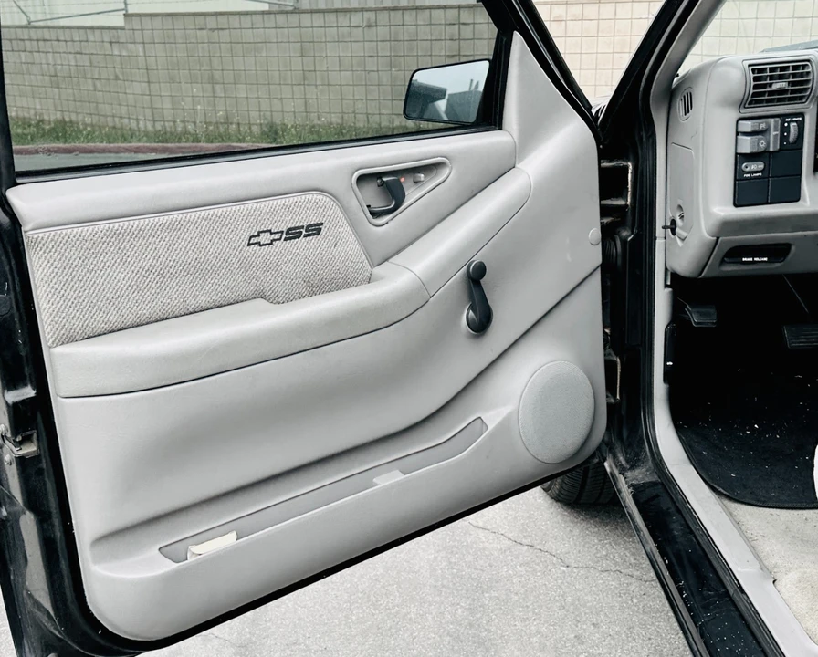 1996 Chevrolet S-10 - Image 9 of 19