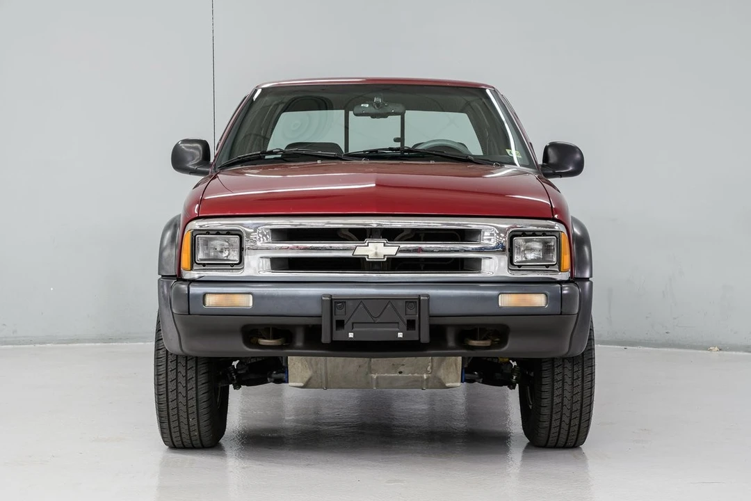 1996 Chevrolet S-10 - Image 5 of 12