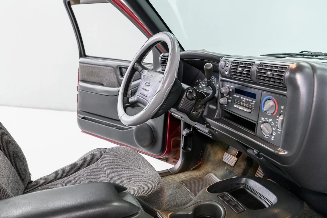 1996 Chevrolet S-10 - Image 15 of 21
