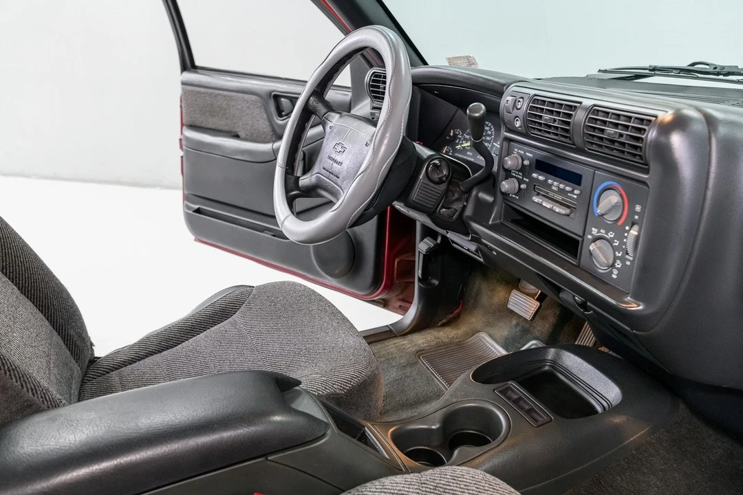 1996 Chevrolet S-10 - Image 16 of 21