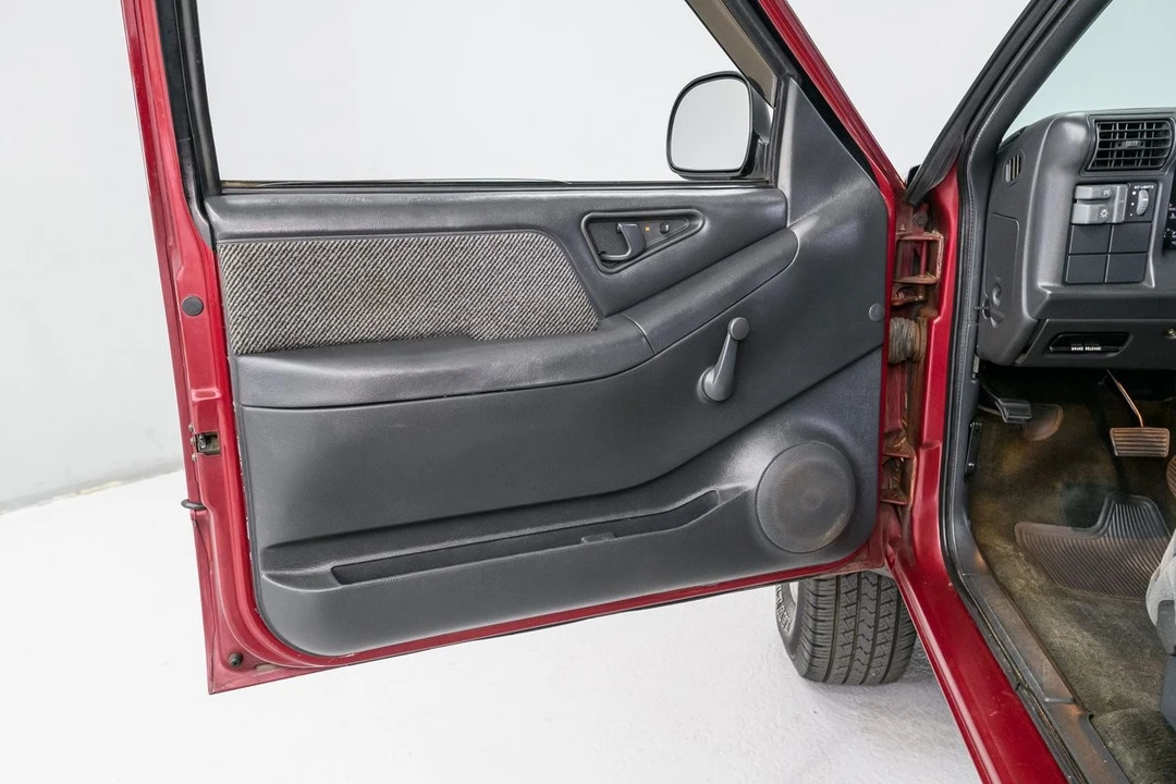1996 Chevrolet S-10 - Image 10 of 12