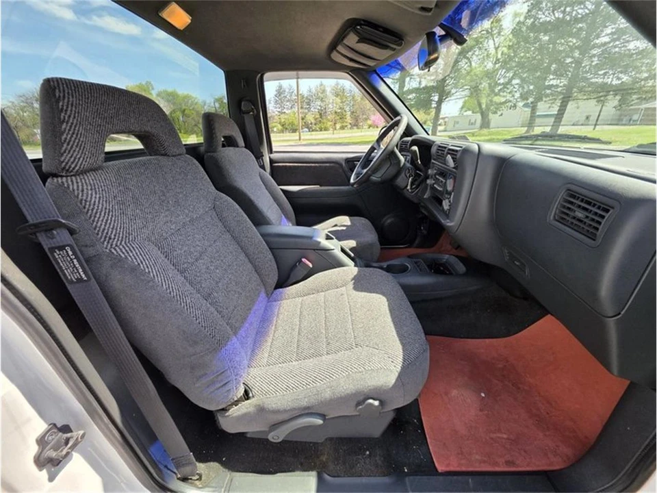 1996 Chevrolet S-10 - Image 16 of 28