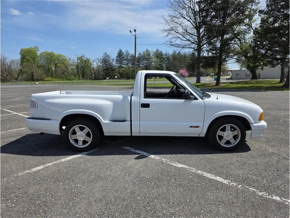 1996 Chevrolet S-10 - Image 6 of 28