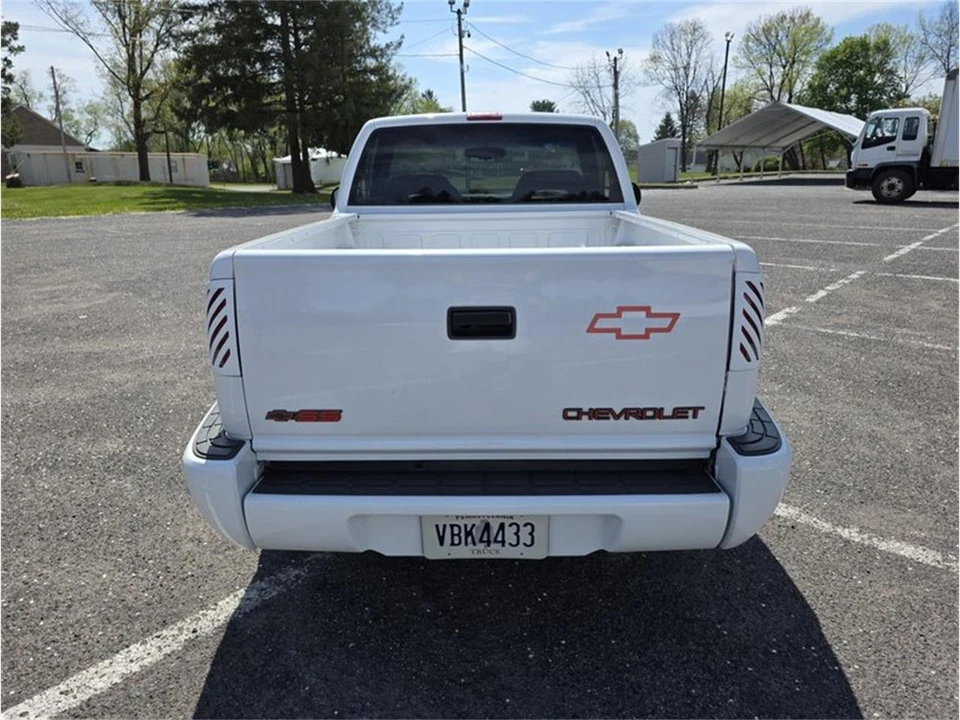 1996 Chevrolet S-10 - Image 8 of 28