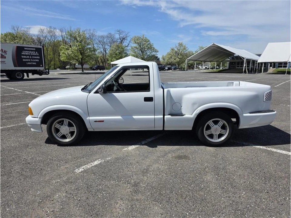 1996 Chevrolet S-10 - Image 5 of 28