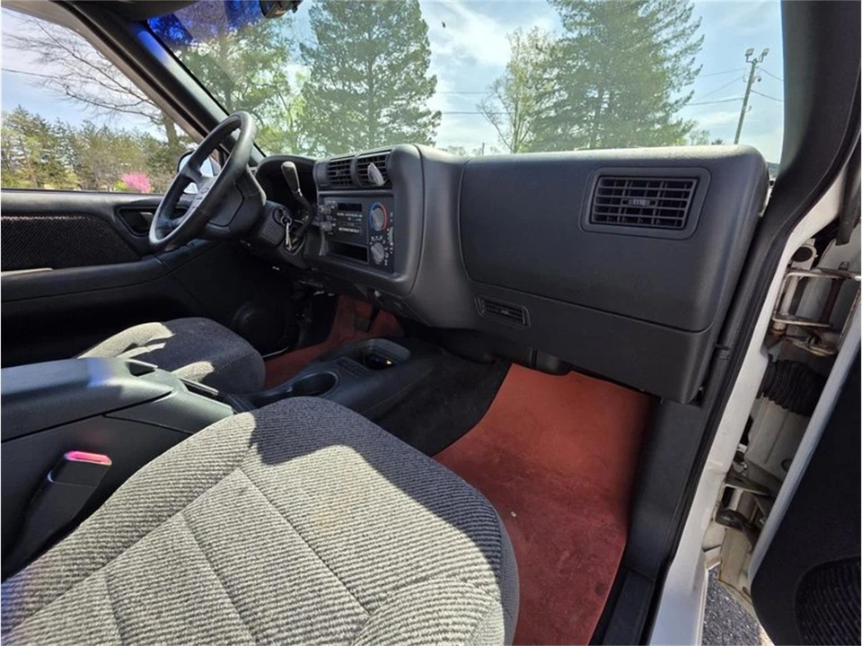 1996 Chevrolet S-10 - Image 14 of 28