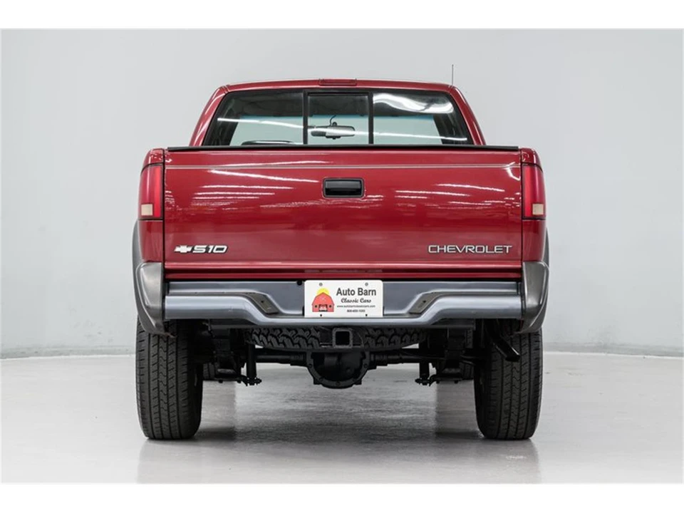 1996 Chevrolet S-10 - Image 5 of 31