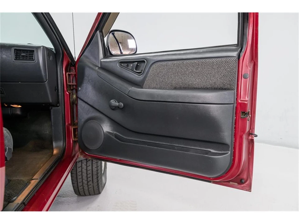 1996 Chevrolet S-10 - Image 10 of 31