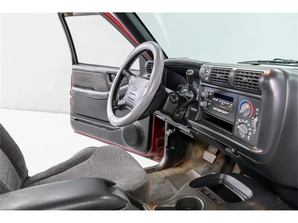 1996 Chevrolet S-10 - Image 14 of 31