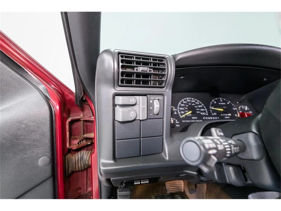 1996 Chevrolet S-10 - Image 26 of 31