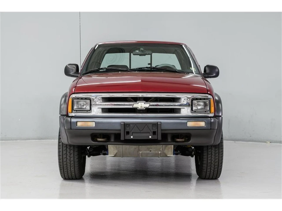 1996 Chevrolet S-10 - Image 4 of 31