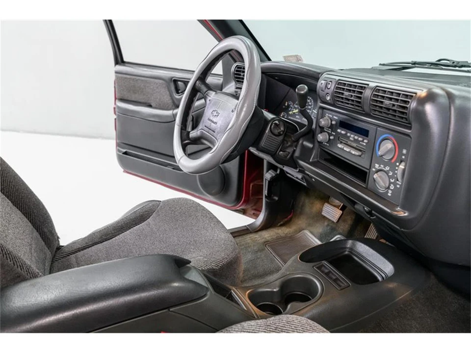 1996 Chevrolet S-10 - Image 15 of 31