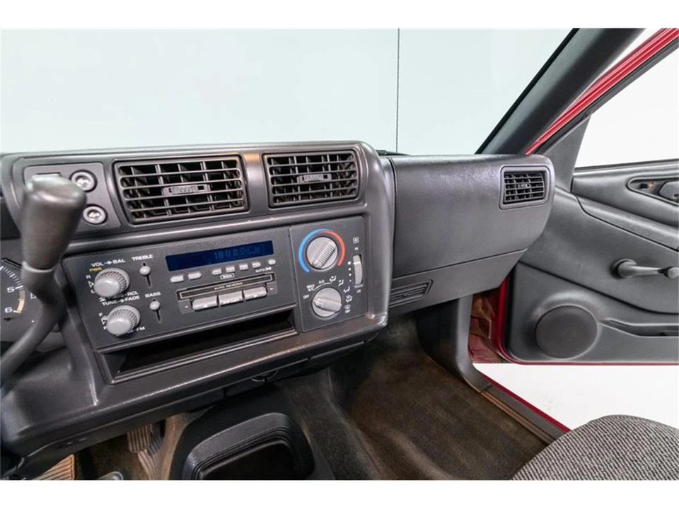 1996 Chevrolet S-10 - Image 20 of 31