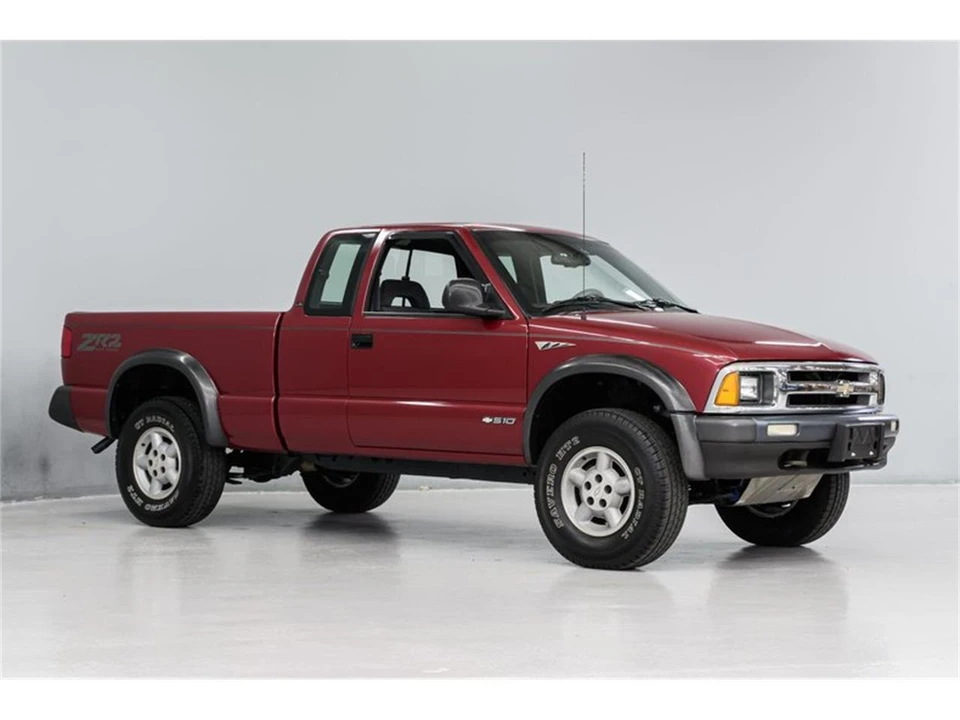 1996 Chevrolet S-10 - Image 8 of 31