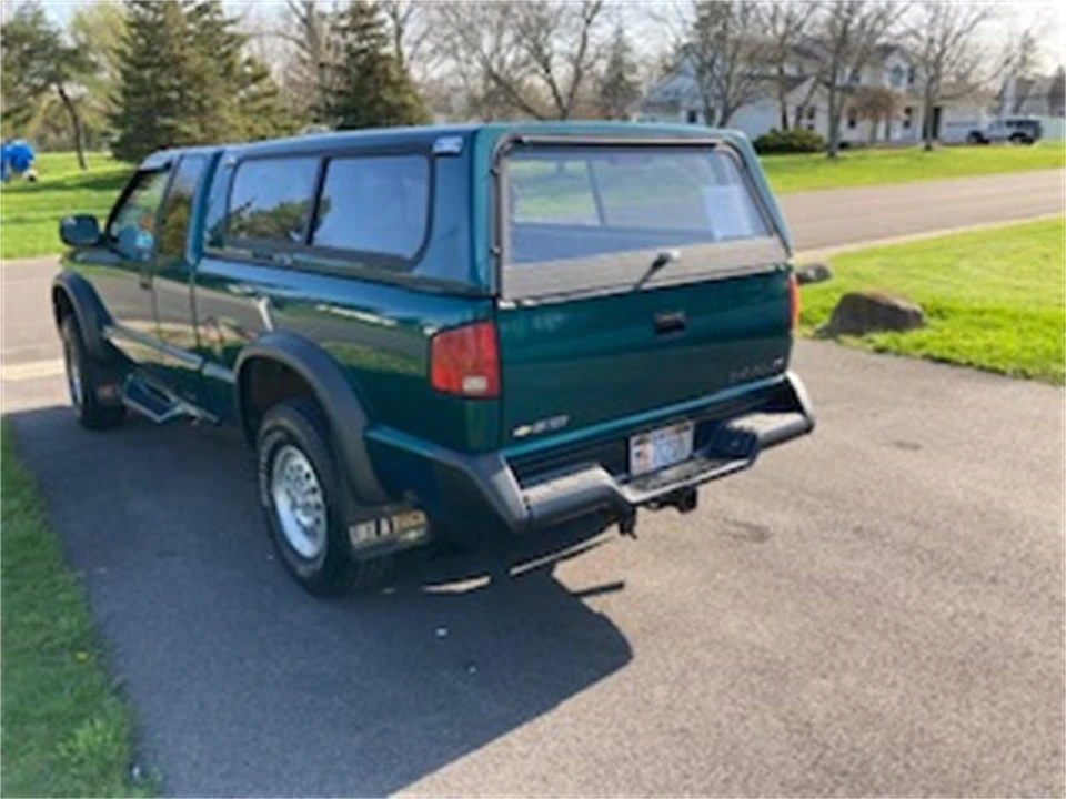 1996 Chevrolet S-10 - Image 8 of 23