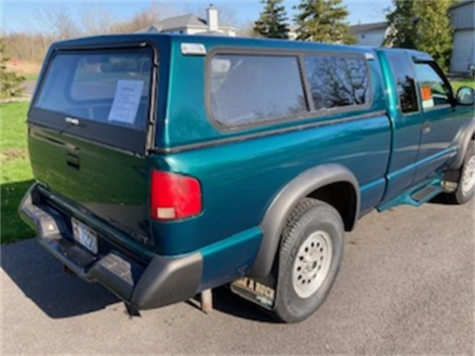 1996 Chevrolet S-10 - Image 5 of 23