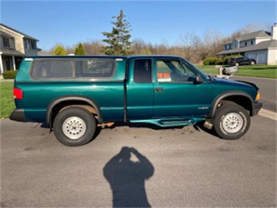 1996 Chevrolet S-10 - Image 4 of 23