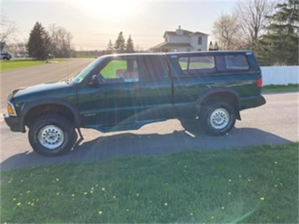 1996 Chevrolet S-10 - Image 9 of 23